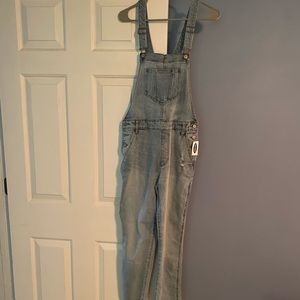 Old Navy cropped light wash overalls NWT